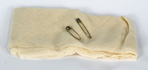 MedPro Triangular Bandage, 2 safety pins